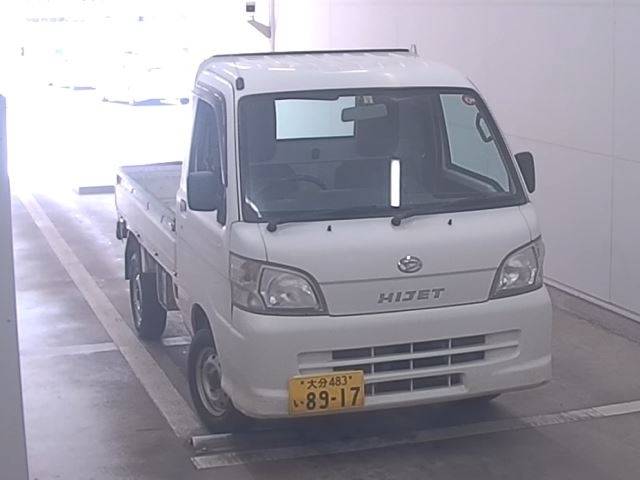 3033 DAIHATSU HIJET TRUCK S211P 2013 г. (NAA Fukuoka)